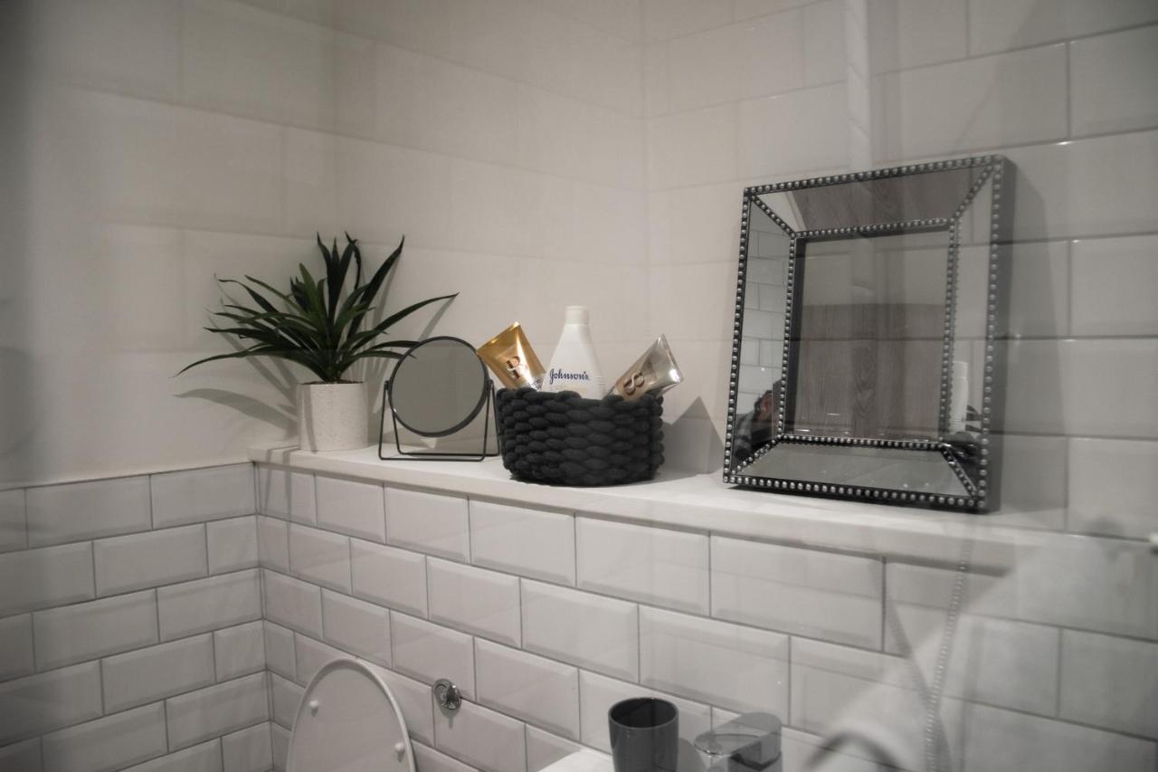 Bv Apt 2 Bedroom At Holmfirth Perfect Views ハダーズフィールド エクステリア 写真